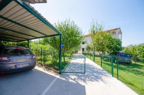 Apartments Dragutin - image 13