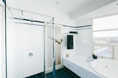 Coastal Penthouse at Coogee Beach - image 8