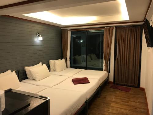 Sinsamut Koh Samed Hotel Room Type - Basic Triple Room
