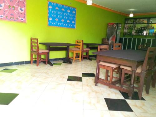 Restaurant, Sipi Traveller's Lodge in Kapchorwa