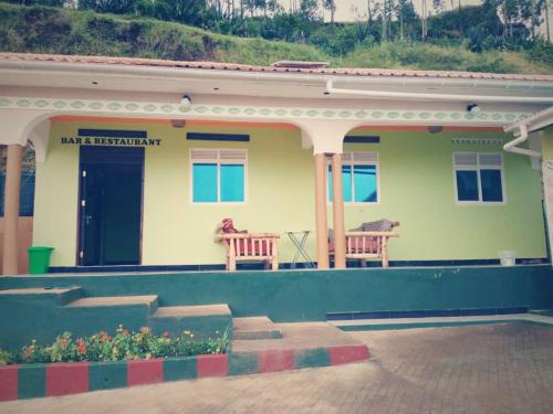 Restaurant, Sipi Traveller's Lodge in Kapchorwa