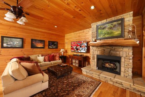The Lodge of Gatlinburg cabin - image 4