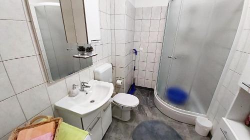 One-Bedroom Apartment image 8