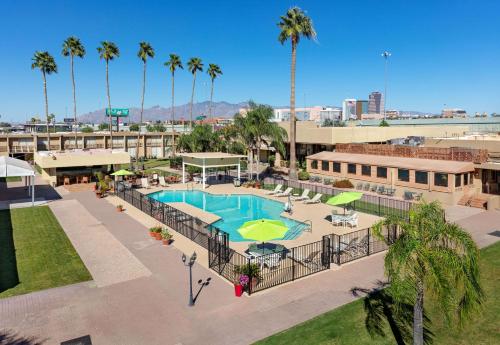 Ramada Tucson