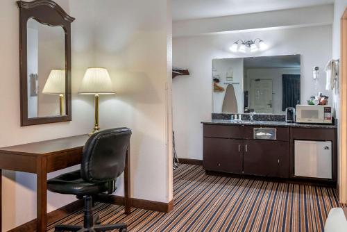 Superior King Room with Sofa Bed - Non-Smoking