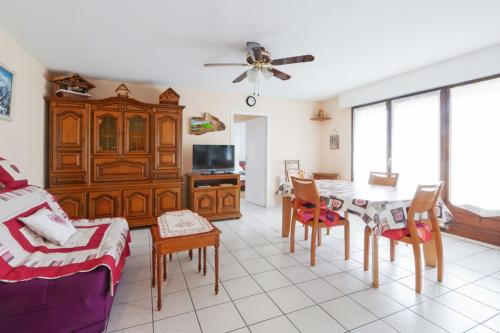 Charming and large flat with balcony, 3 min to Sallanches station - Welkeys - Apartment - Sallanches