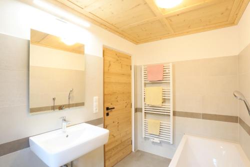 Hanslerhof Room Type - Double Room with Mountain View
