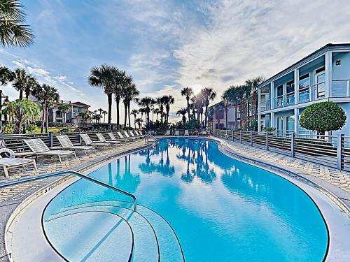 New Listing! Lakefront Villa with Pool Near Beach Duplex - image 3