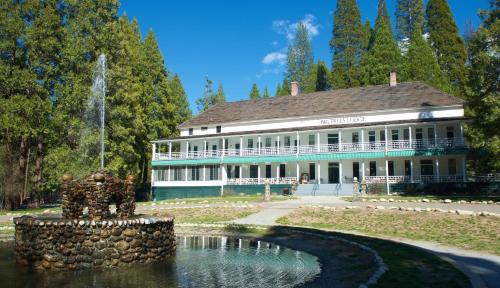 Wawona Hotel