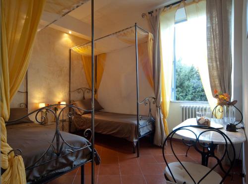 Light of Rome - image 8