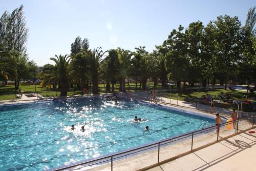 Hostal - Bungalows Camping Cáceres