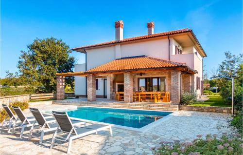 Stunning Home In Krmed With 5 Bedrooms, Wifi And Outdoor Swimming Pool