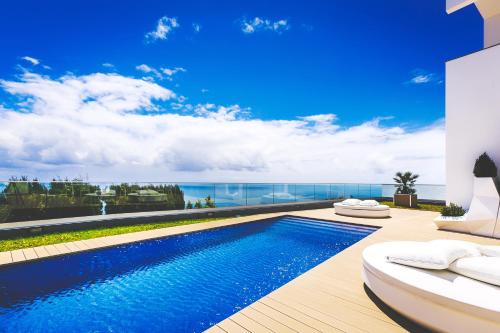 Luxury villa Carlota with private pool by HR Madeira