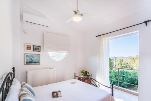 Gold Luxury Villa in Arménoi