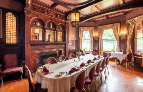 Vinifera Inn in Geneva, USA