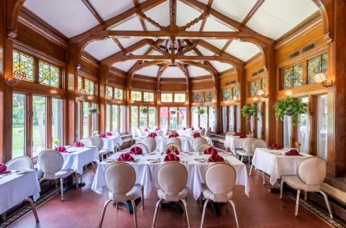 Vinifera Inn in Geneva, USA