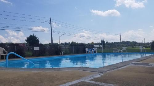 Econo Lodge Mechanicsburg - Harrisburg West - 수영장