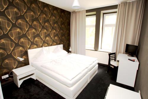 2 twin beds