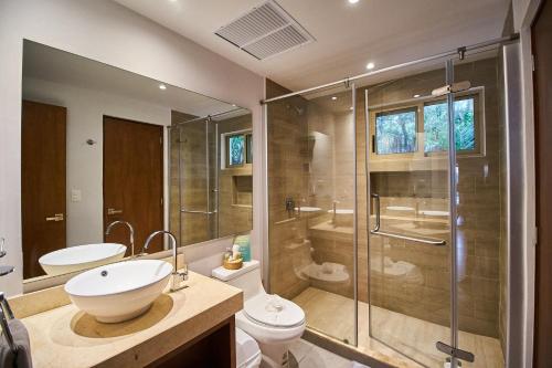 CASA MARGARITA- 5 min to the beach & pool & jacuzzi