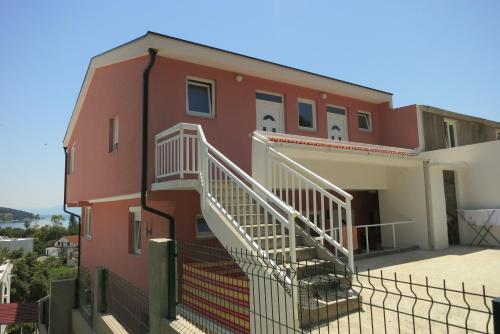  Apartments Pehar, Pension in Zaostrog