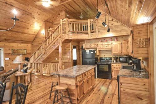 Hickory Hollow Hideaway - image 2