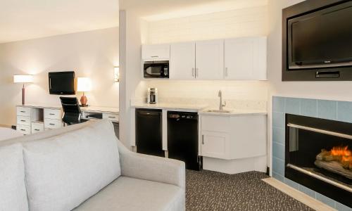 Hallmark Resort - Newport - image 8