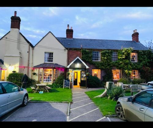 The Compasses Inn - Accommodation - Fordingbridge