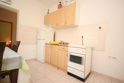廚房, Apartments by the sea Zivogosce - Mala Duba, Makarska - 6887 in 捷科高斯切