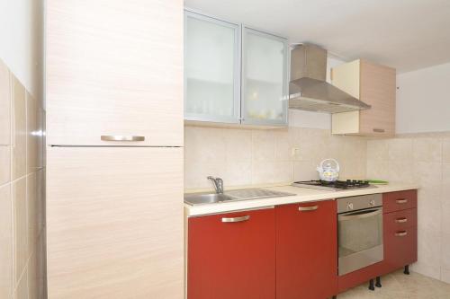Apartments with a parking space Marina, Trogir - 11554