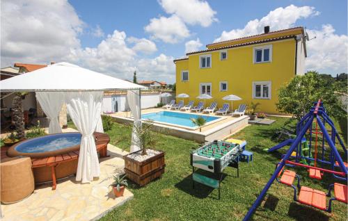 Awesome Home In Pula With 4 Bedrooms, Jacuzzi And Outdoor Swimming Pool Over view