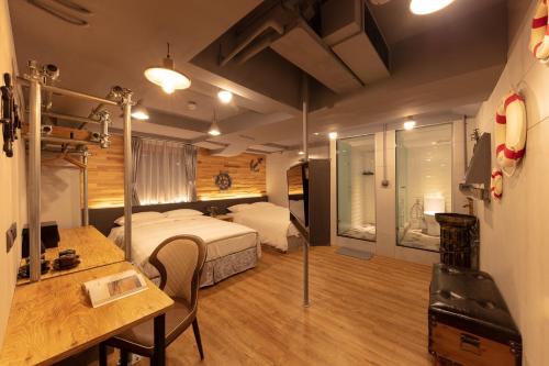 room detail thumbnail 1