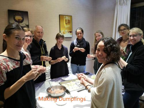 Wenjun Courtyard Hotel ---5 mins walk from Tonghuimen metro station, near Tianfu square, close by culture park and Sichuan opera house, English speaking service, local tours