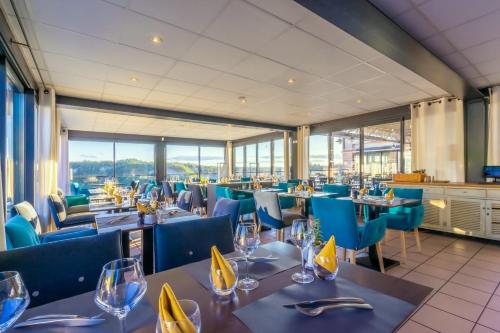 Logis Hotels - Le Belvedere - Hotel 2 etoiles et Restaurant - 레스토랑