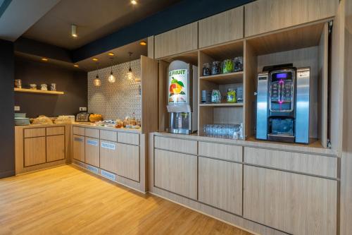 Logis Hotels - Le Belvedere - Hotel 2 etoiles et Restaurant - 식음료(F&B)