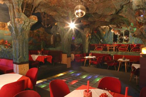 Blaue Grotte & Frankenhotel