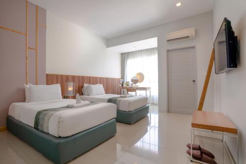 room detail thumbnail 1