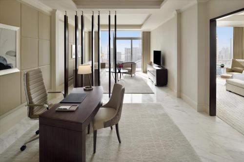 Address Fountain Views - image 3