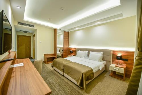 Hotel Lazaro - image 3