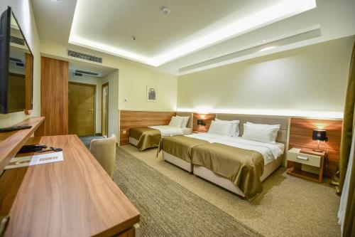 Hotel Lazaro - image 4