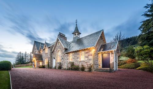 A szálláshely kívülről, The Old Manse, Loch Ness (highland-escape) in Lochend