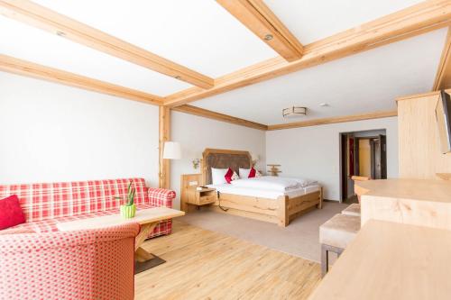 1-room Junior Suite with terrace image 2