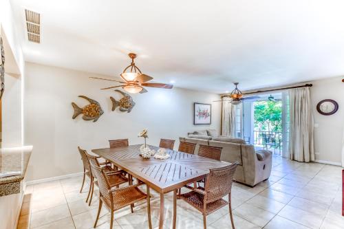 Pacifico Townhouse 102