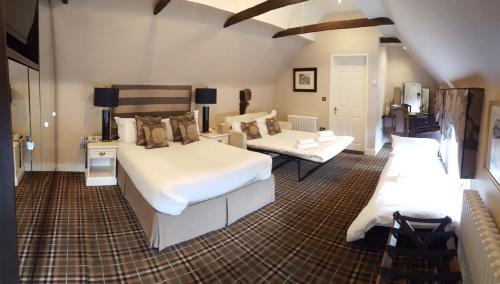 The White Hart - image 3