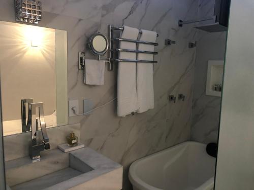 Apart Hotel Delphin Guaruja in Guaruja