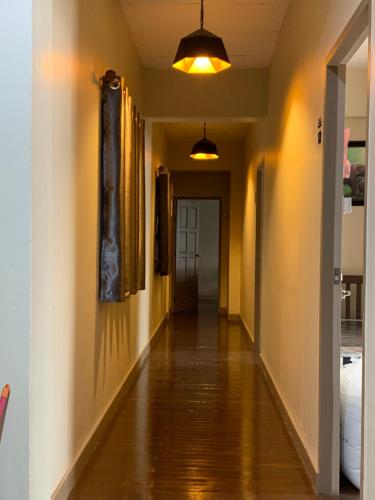 บริการและสิ่งอำนวยความสะดวก, Achcha hotel - itsaraphap MRT station - Wat Arun near หน่วยบัญชาการนาวิกโยธิน กองทัพเรือ