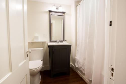 227422369 Kedron Valley Inn