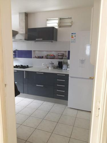 Cozinha, Villa Alizée (Villa Alizee) in Bois Jolan