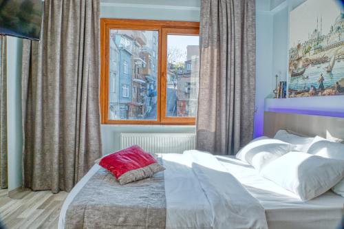 Garth of Balat Hotel in Istanbul