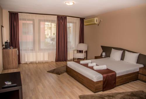 Hotel Oppium Restaurant & Garden - image 5