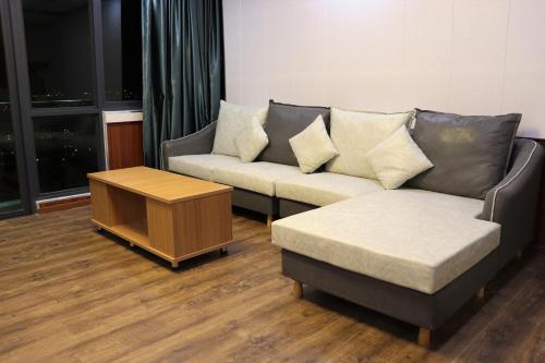 Ricky HomeStay 9 Vivacity Megamall